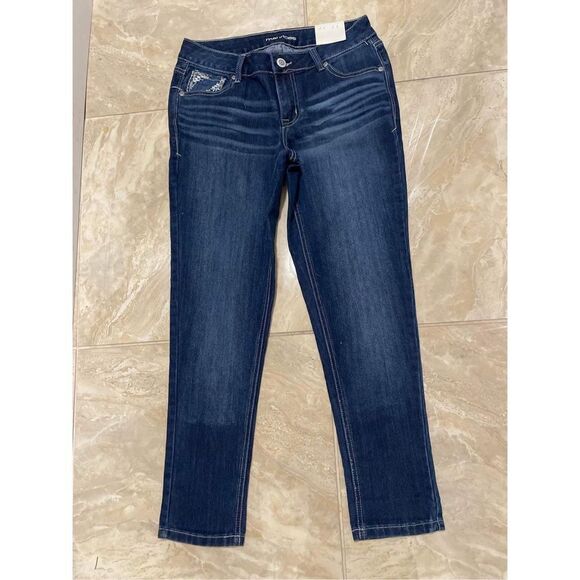 Maurices Mid Rise Crop Jeans Size 2 - Picture 1 of 7